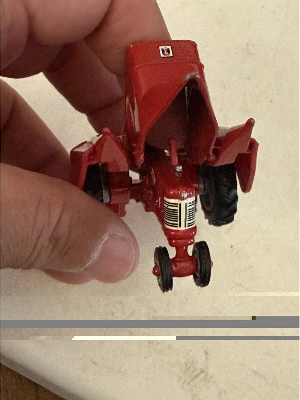 1/64 die-cast metal IH Farmall